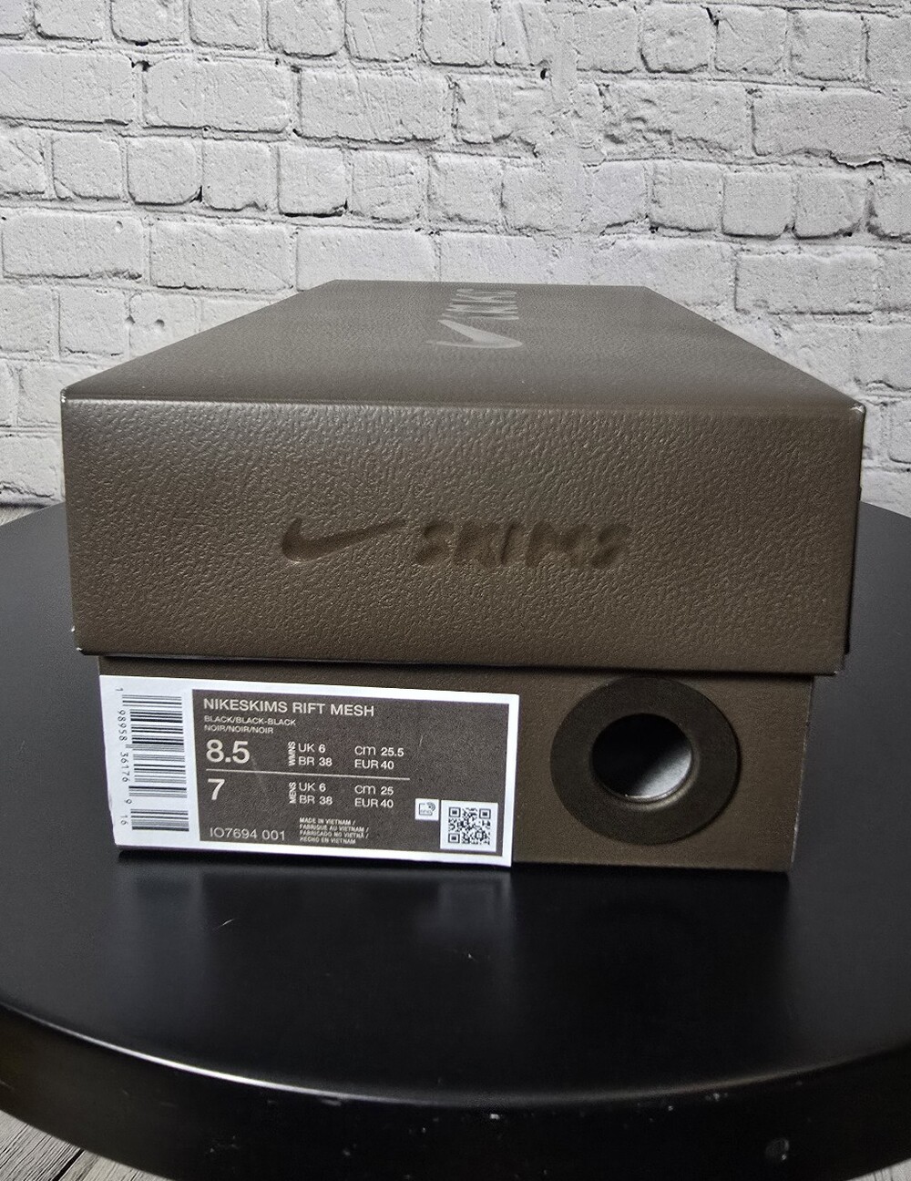 NikeSKIMS RIFT MESH Sneaker - Picture 3 of 10